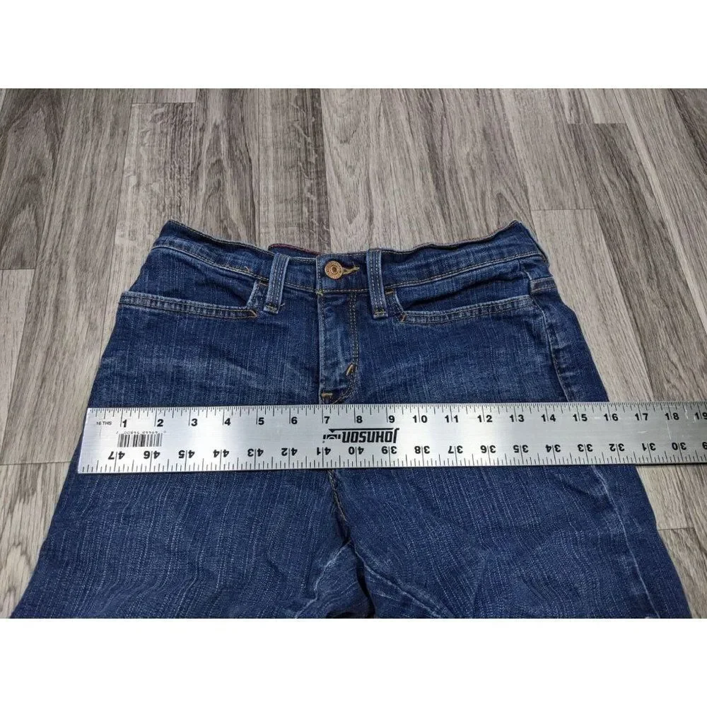 (3/$35)Levis 548 Size 4 Perfectly Slimming Fringe Hem Stretchy Denim Jean Shorts